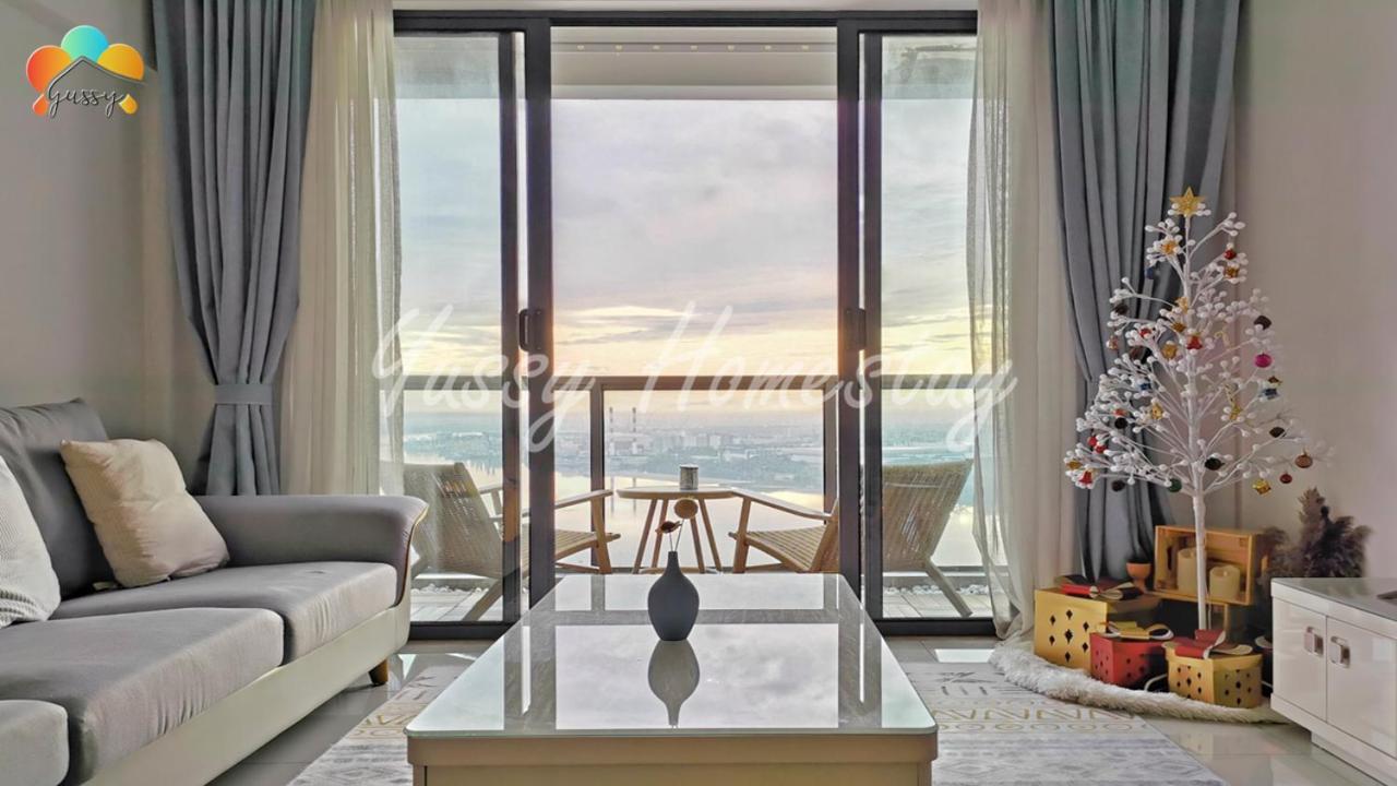 Yussy 2 Bedroom Sea View Condo At R&F Princess Cove Johor Bahru Exterior photo